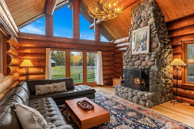 7200 NE Day Road W, Bainbridge Island, WA 98110