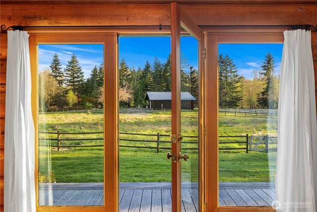 7200 NE Day Road W, Bainbridge Island, WA 98110