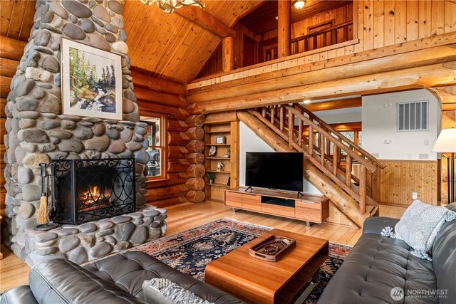 7200 NE Day Road W, Bainbridge Island, WA 98110