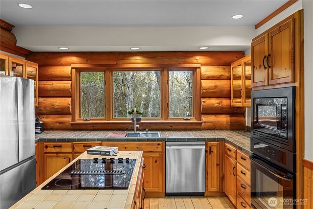 7200 NE Day Road W, Bainbridge Island, WA 98110