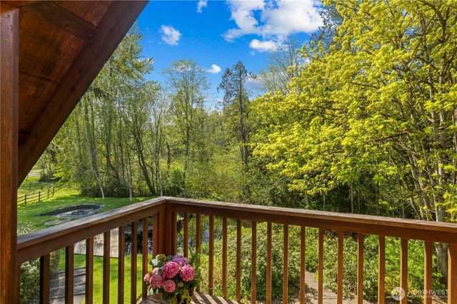 7200 NE Day Road W, Bainbridge Island, WA 98110