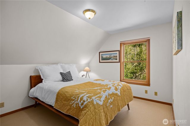 7200 NE Day Road W, Bainbridge Island, WA 98110