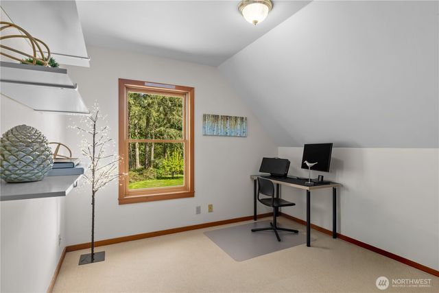 7200 NE Day Road W, Bainbridge Island, WA 98110