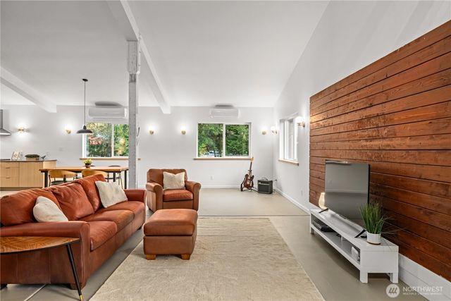 7200 NE Day Road W, Bainbridge Island, WA 98110