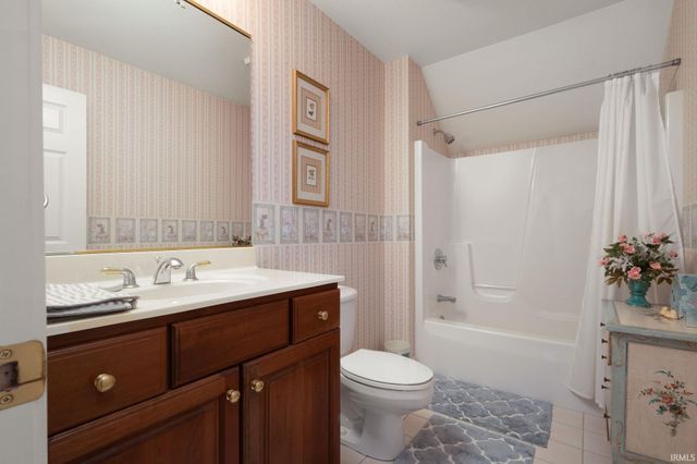 824 Spring Meadow Farm Drive, Middlebury, IN 46540