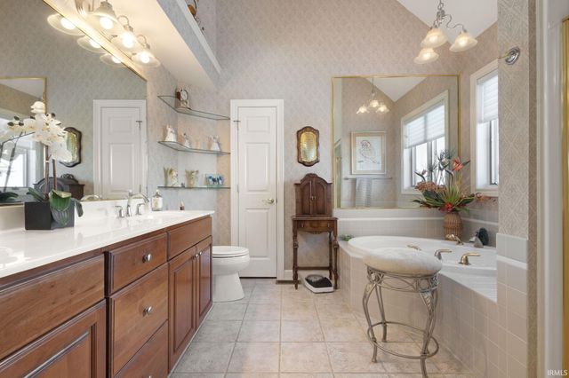 824 Spring Meadow Farm Drive, Middlebury, IN 46540