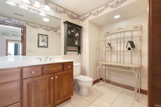 824 Spring Meadow Farm Drive, Middlebury, IN 46540