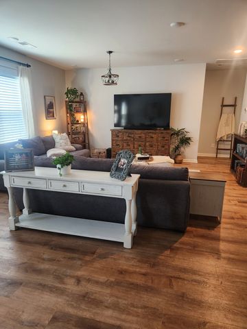 2013 Lindsey Way, Lebanon, TN 37087