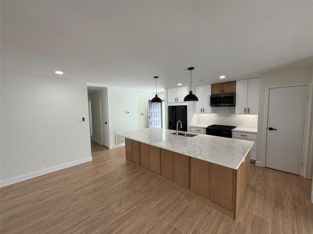 1 Redberry Court, The Woodlands, TX 77381