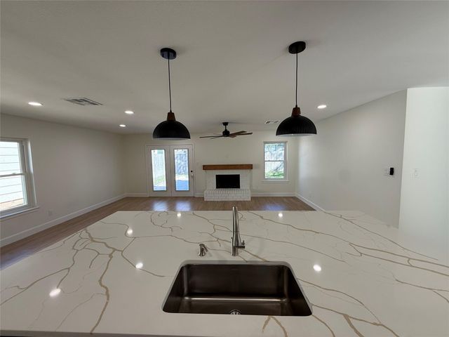 1 Redberry Court, The Woodlands, TX 77381