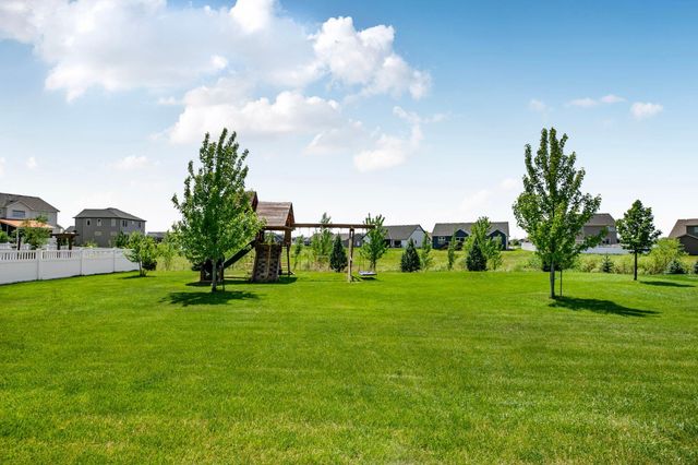 2027 Sandstone Loop N, Sartell, MN 56377