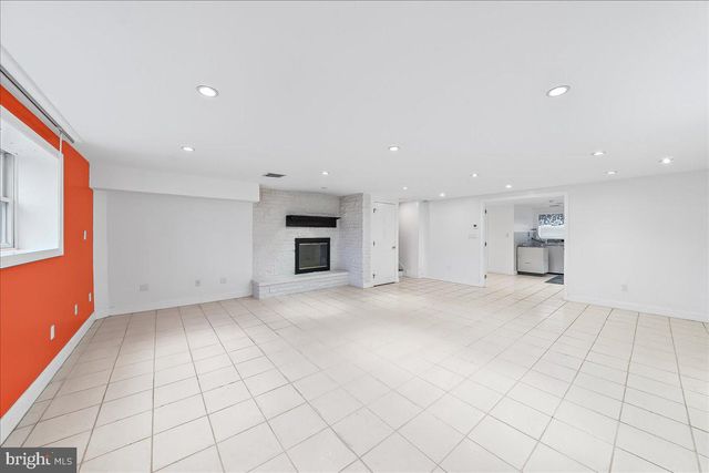 658 E LEAMY AVE, Springfield, PA 19064