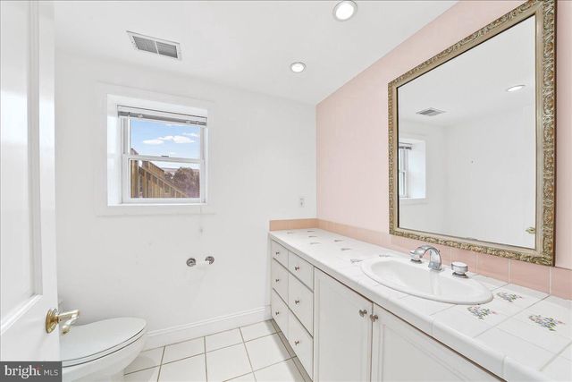 658 E LEAMY AVE, Springfield, PA 19064