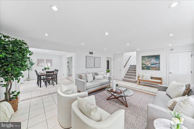 658 E LEAMY AVE, Springfield, PA 19064