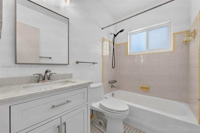 4490 NW 19th Way, Oakland Park, FL 33309