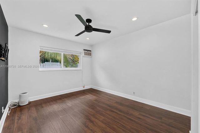 4490 NW 19th Way, Oakland Park, FL 33309