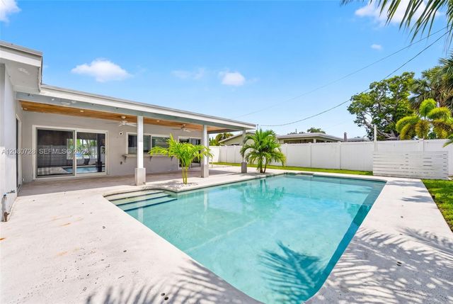 4490 NW 19th Way, Oakland Park, FL 33309