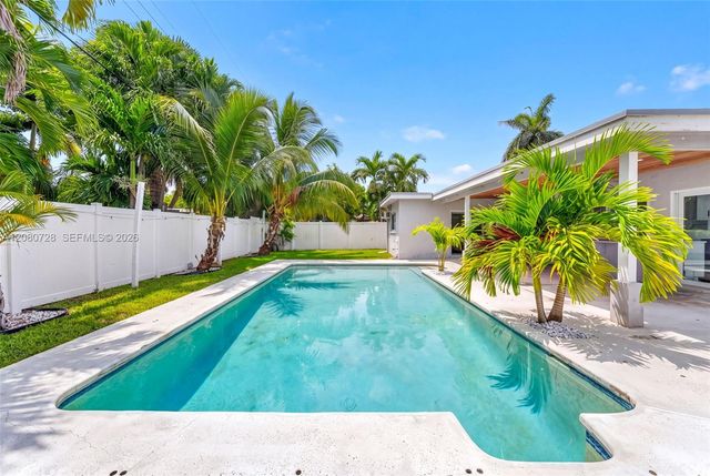 4490 NW 19th Way, Oakland Park, FL 33309