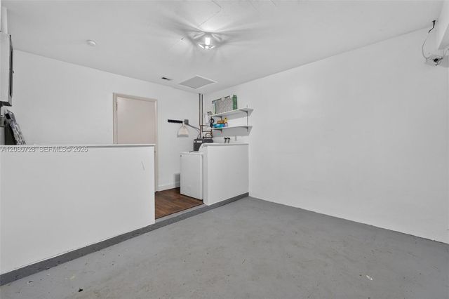 4490 NW 19th Way, Oakland Park, FL 33309