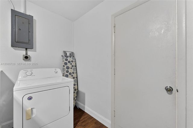 4490 NW 19th Way, Oakland Park, FL 33309