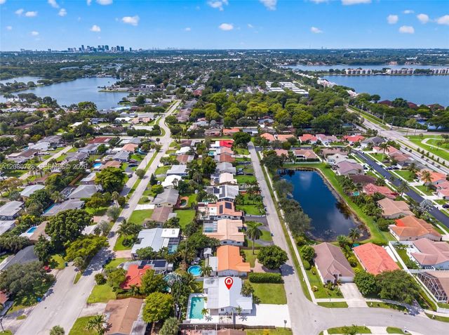 4490 NW 19th Way, Oakland Park, FL 33309