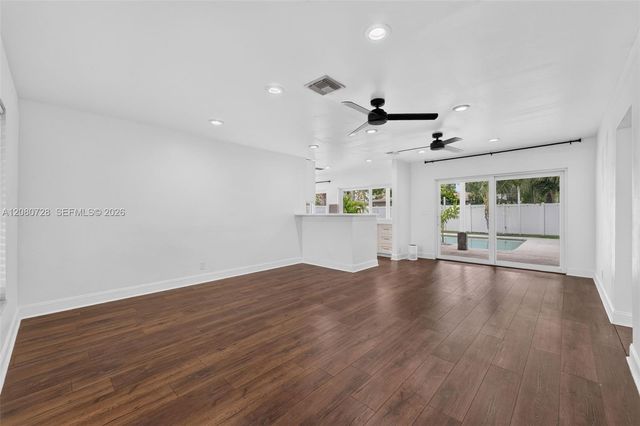 4490 NW 19th Way, Oakland Park, FL 33309