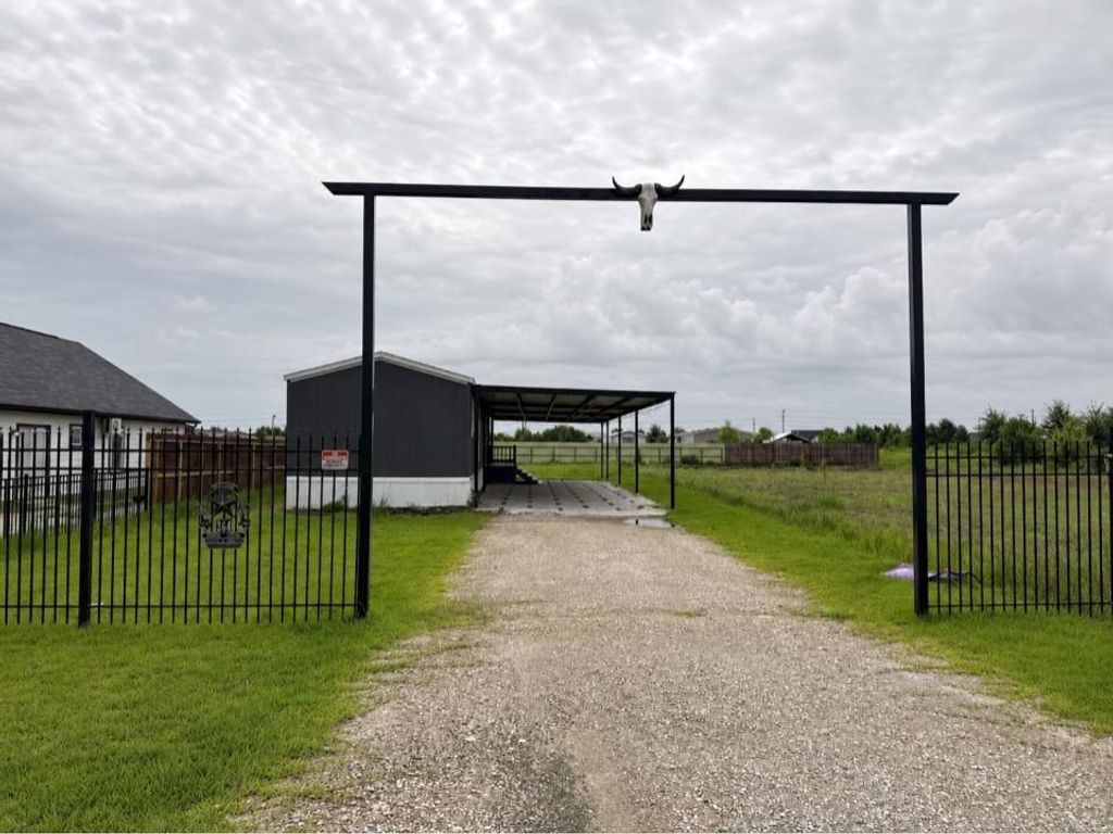 364 Road 5606, Cleveland, TX 77327