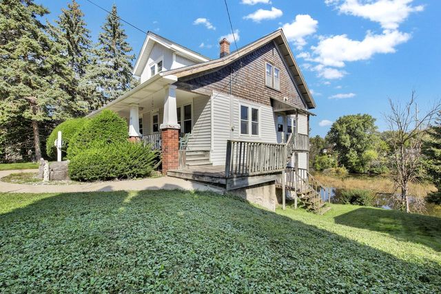 414 River DRIVE, West Bend, WI 53090