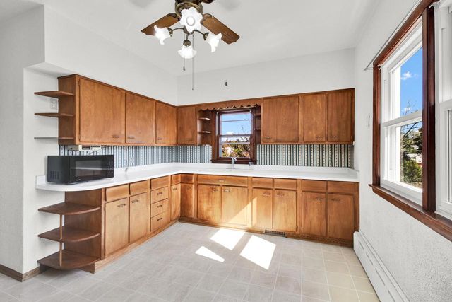 414 River DRIVE, West Bend, WI 53090