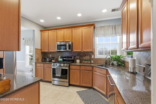 23 Little Leaf Lane, Howell, NJ 07731