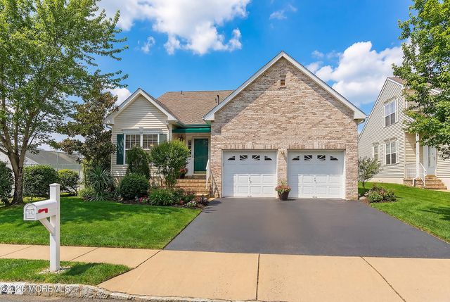 23 Little Leaf Lane, Howell, NJ 07731