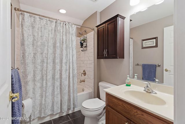 23 Little Leaf Lane, Howell, NJ 07731