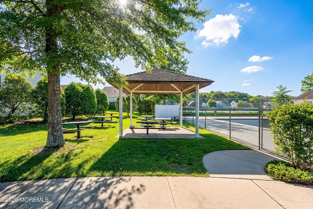 23 Little Leaf Lane, Howell, NJ 07731