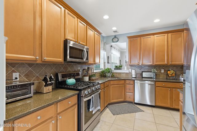 23 Little Leaf Lane, Howell, NJ 07731