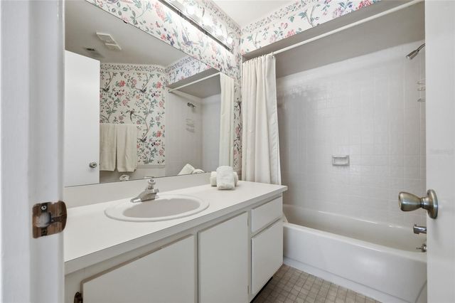 3732 SOUTHPOINTE DRIVE U2, Orlando, FL 32822