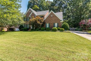 7111 Weddington Brook Drive, Matthews, NC 28104