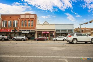 112 E Court Street, Seguin, TX 78155