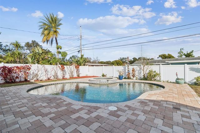 461 DEVILLE DRIVE E, Largo, FL 33771