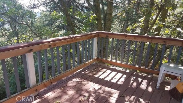 959 Coulter Pine, Crestline, CA 92325