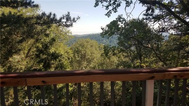 959 Coulter Pine, Crestline, CA 92325