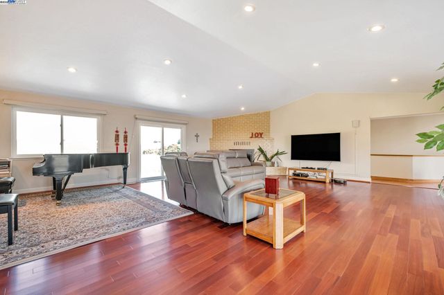 41794 Vargas Rd, Fremont, CA 94539