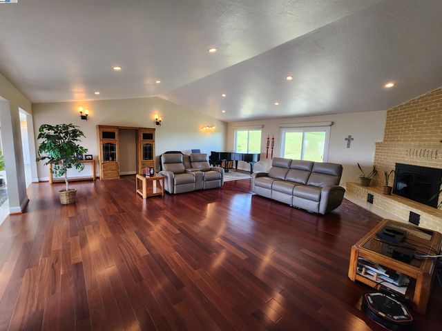 41794 Vargas Rd, Fremont, CA 94539