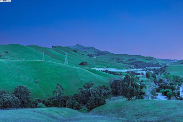 41794 Vargas Rd, Fremont, CA 94539