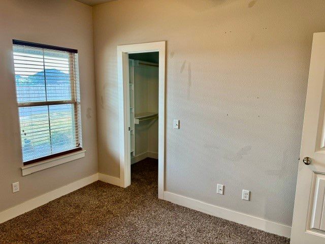 912 Hickory Meadows Avenue, Tontitown, AR 72762