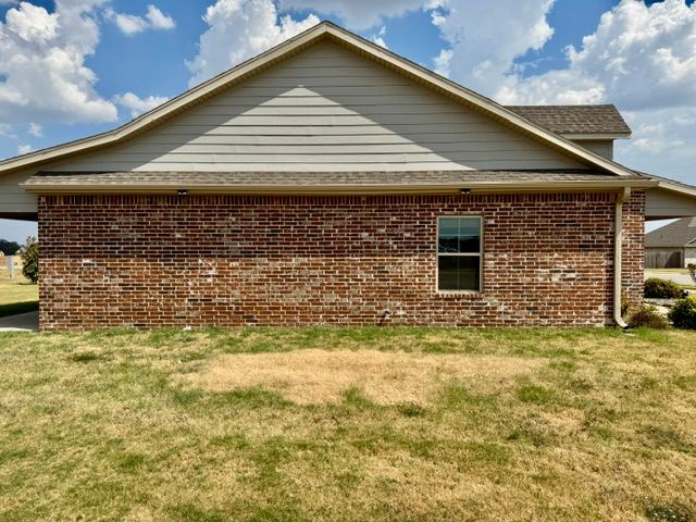 912 Hickory Meadows Avenue, Tontitown, AR 72762