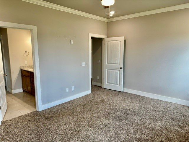 912 Hickory Meadows Avenue, Tontitown, AR 72762