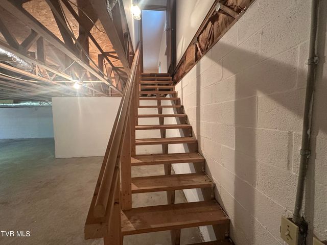 384 Bridgefield Way, Newport, TN 37821