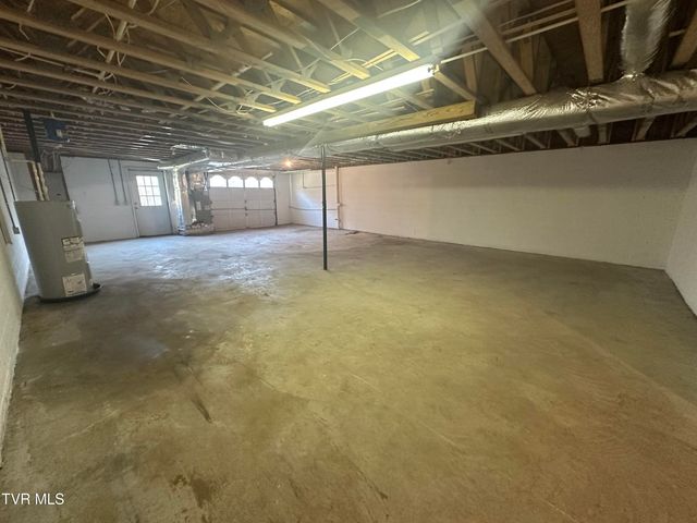 384 Bridgefield Way, Newport, TN 37821