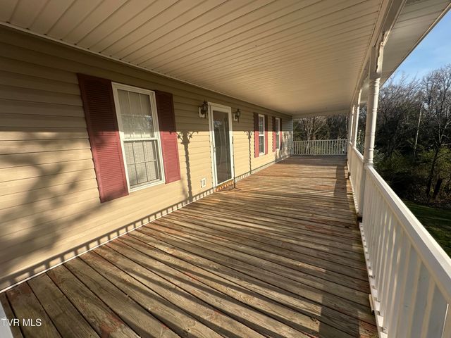 384 Bridgefield Way, Newport, TN 37821