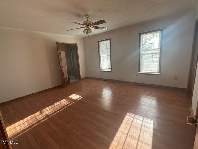 384 Bridgefield Way, Newport, TN 37821